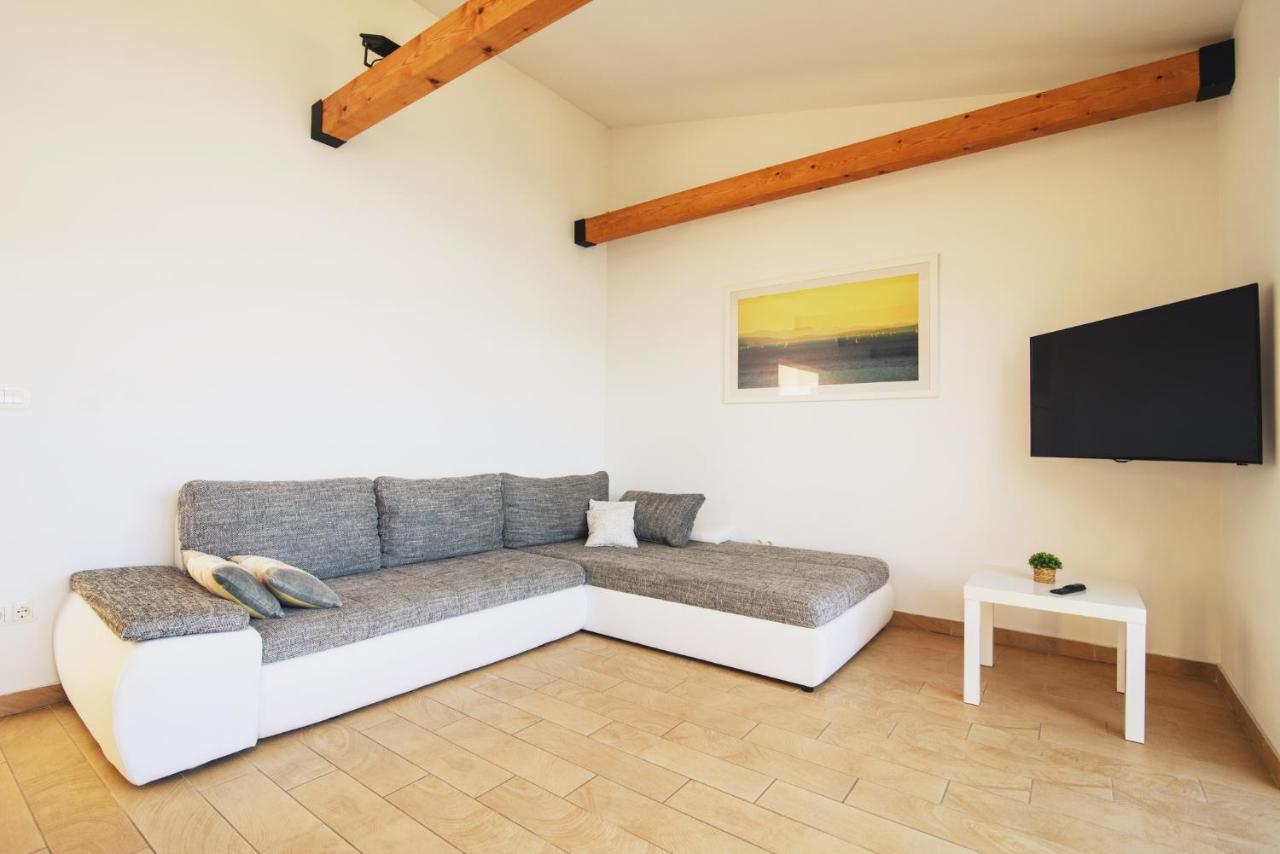 Villa Bua - Beautiful Seafront Apartments トロギール エクステリア 写真