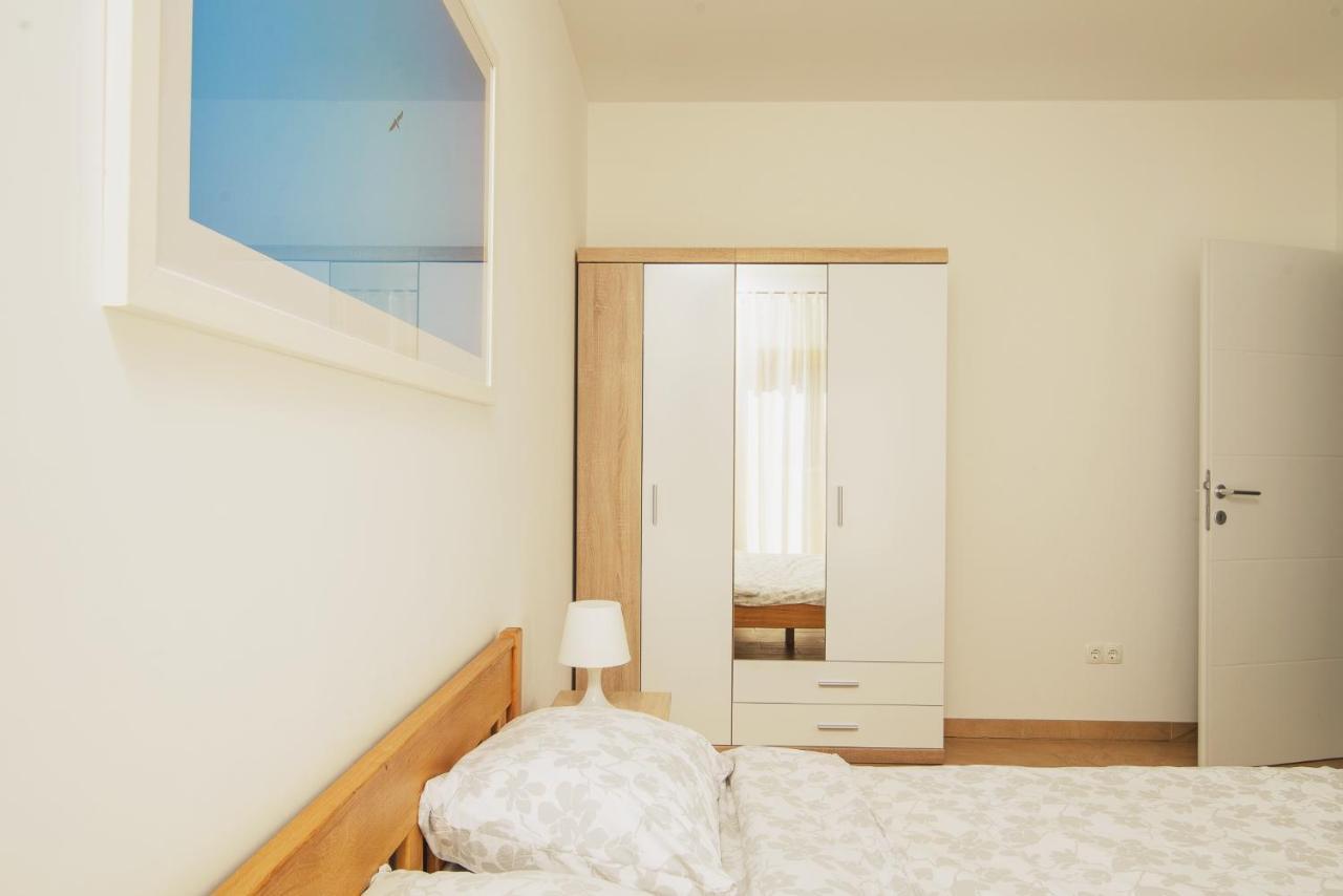 Villa Bua - Beautiful Seafront Apartments トロギール エクステリア 写真